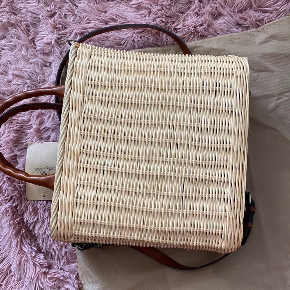 Authentic Patricia Nash handbag with dust bag. - Picture 9 of 10